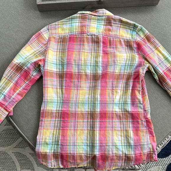 Cute light button down shirt - Picture 4 of 5